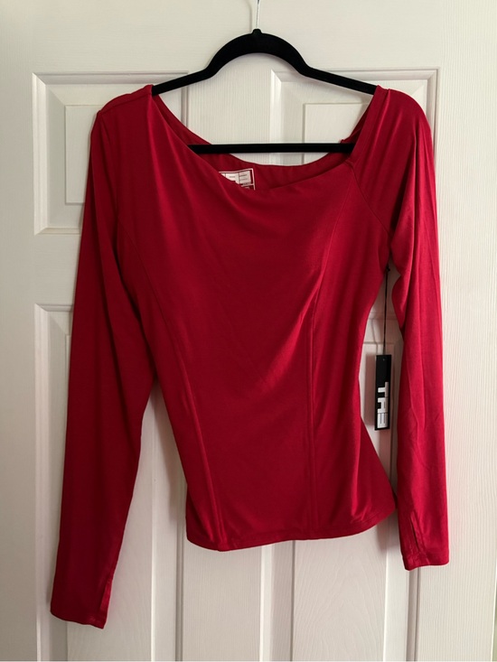Ta3 Tops - TA3 Shapey One Shoulder Long Sleeve Top
